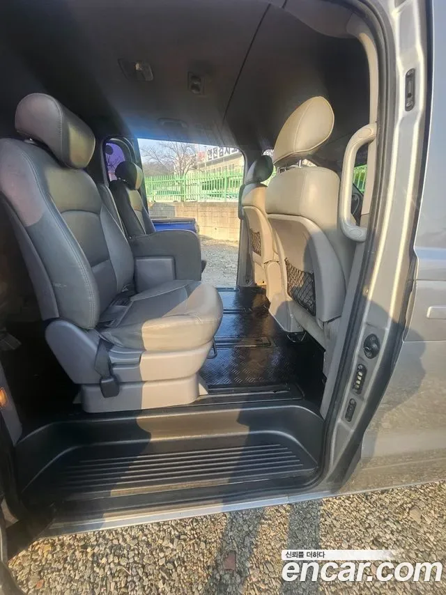 Hyundai Starex Grand Starex, 2012 — фото 13