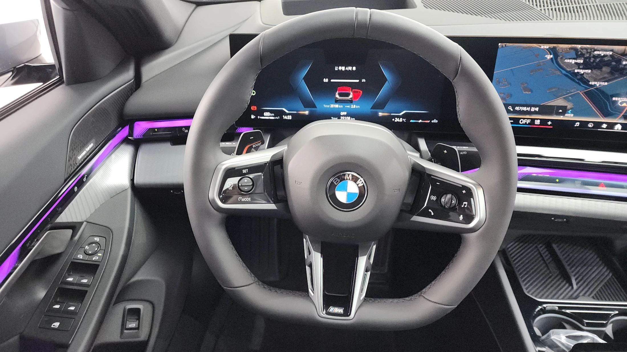 BMW 5-Series G60, 2025 — фото 13
