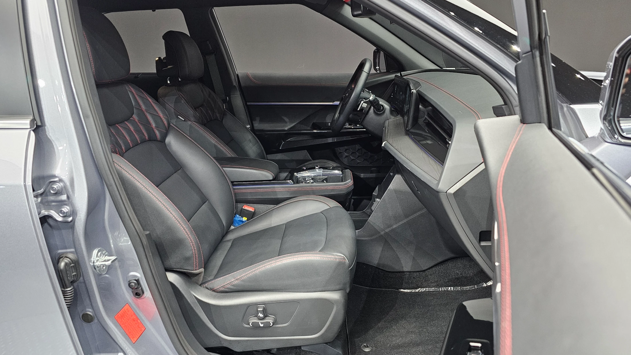 KG_Mobility_Ssangyong Actyon Activian, 2025 — фото 27