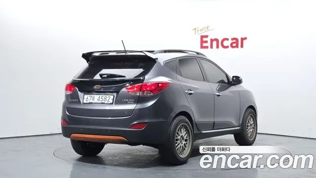 Hyundai Tucson ix, 2009 — фото 2