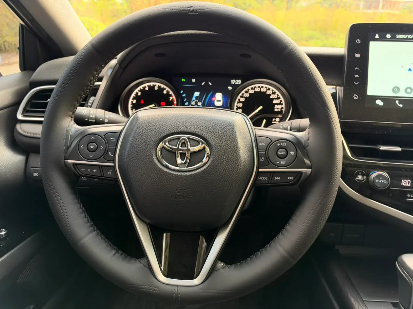 Toyota Camry, 2023 — фото 13