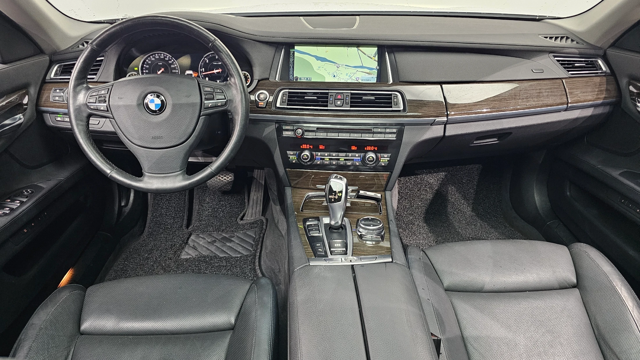 BMW 7-Series F01, 2014 — фото 7