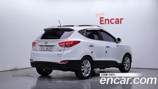 Hyundai Tucson ix, 2012 — фото 2