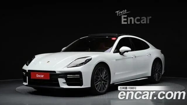 Porsche Panamera 976