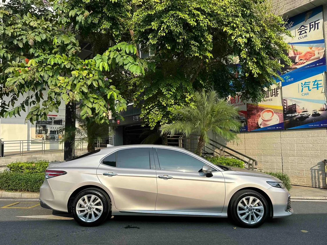 Toyota Camry, 2023 — фото 6