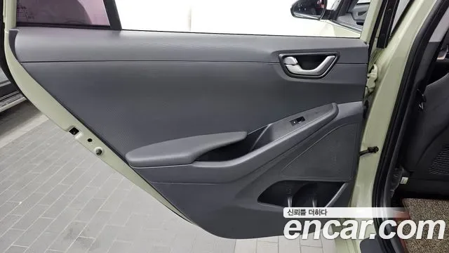 Hyundai Ioniq Ionic Hybrid, 2016 — фото 25