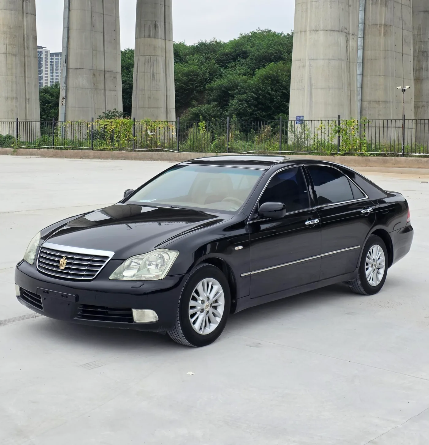 Toyota crown