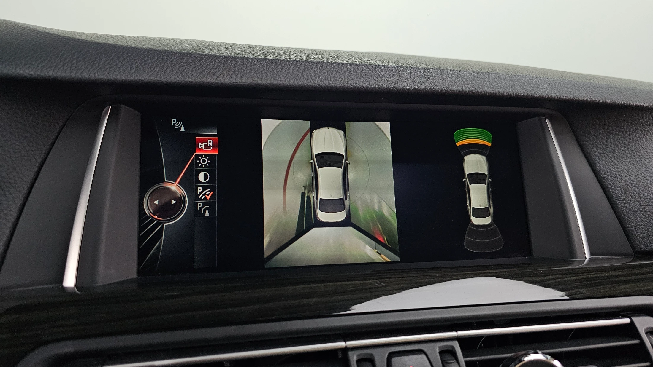 BMW 5-Series F10, 2015 — фото 14