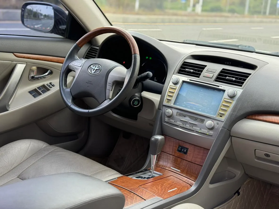 Toyota Camry, 2011 — фото 18