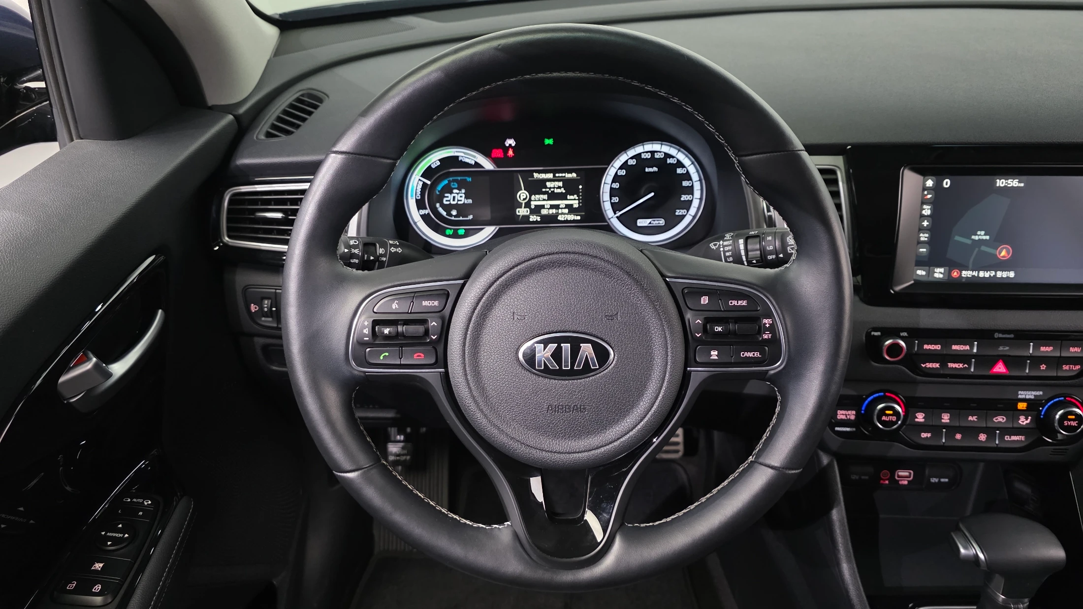 Kia Niro, 2017 — фото 15