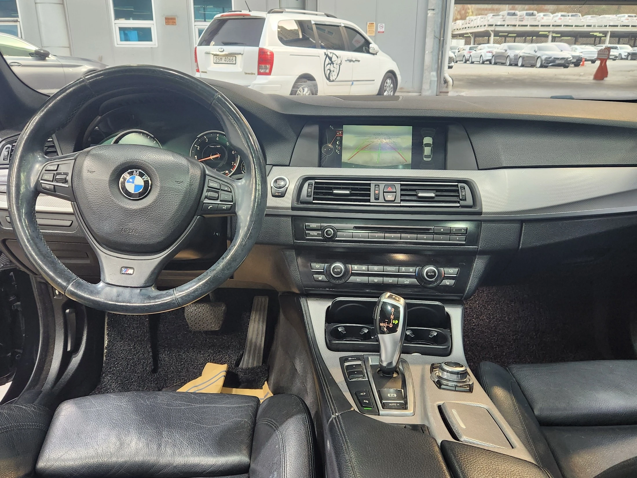 BMW 5-Series F10, 2013 — фото 18