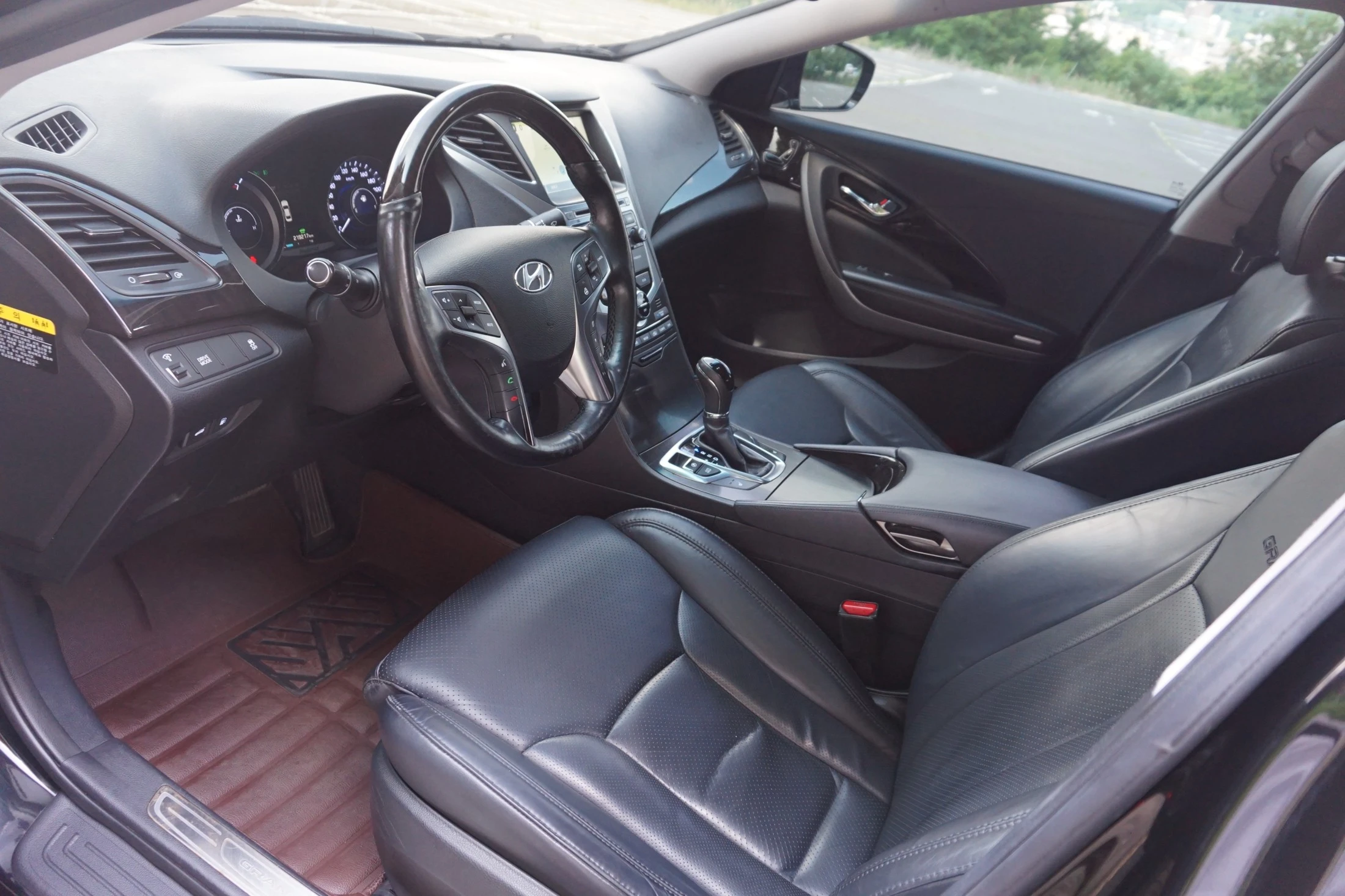Hyundai Grandeur HG Hybrid, 2016 — фото 15