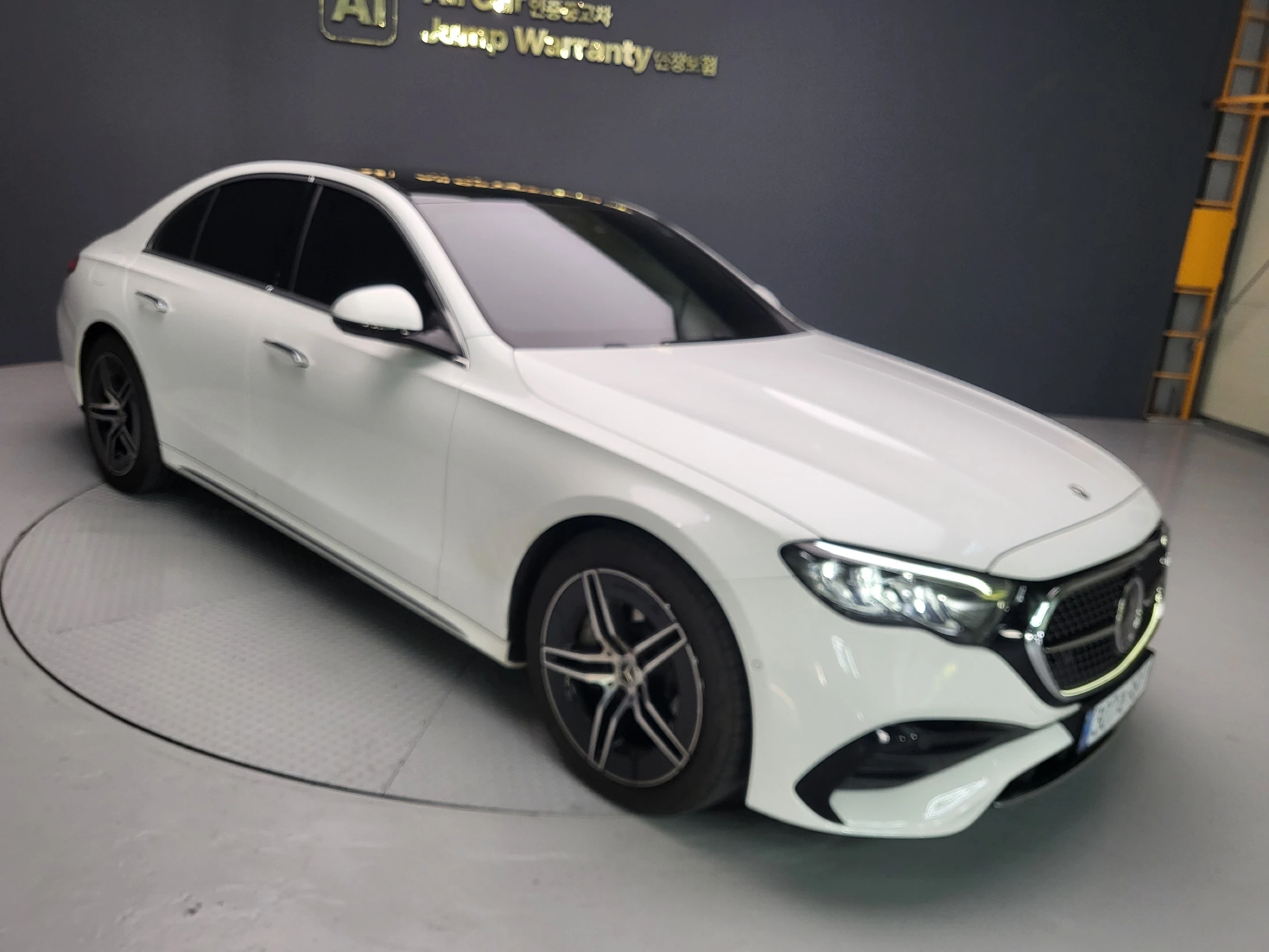 Mercedes-Benz E-Class W214