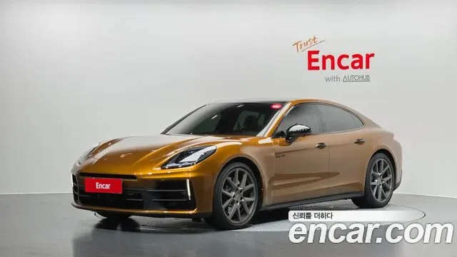Porsche Panamera 976