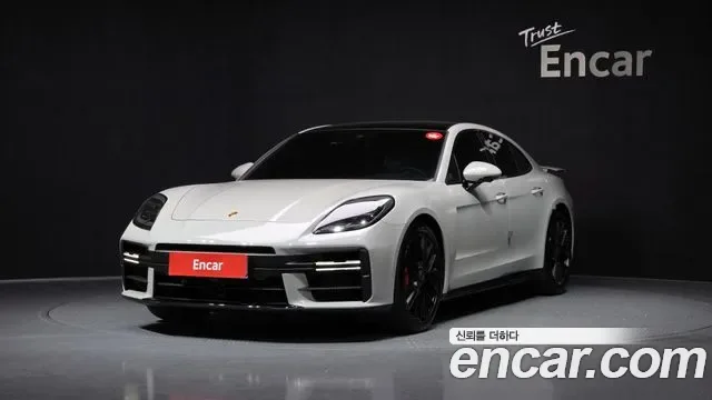 Porsche Panamera 976