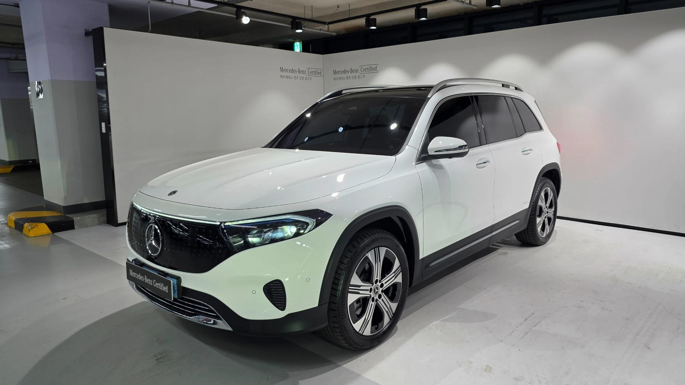 Mercedes-Benz Eqb X243