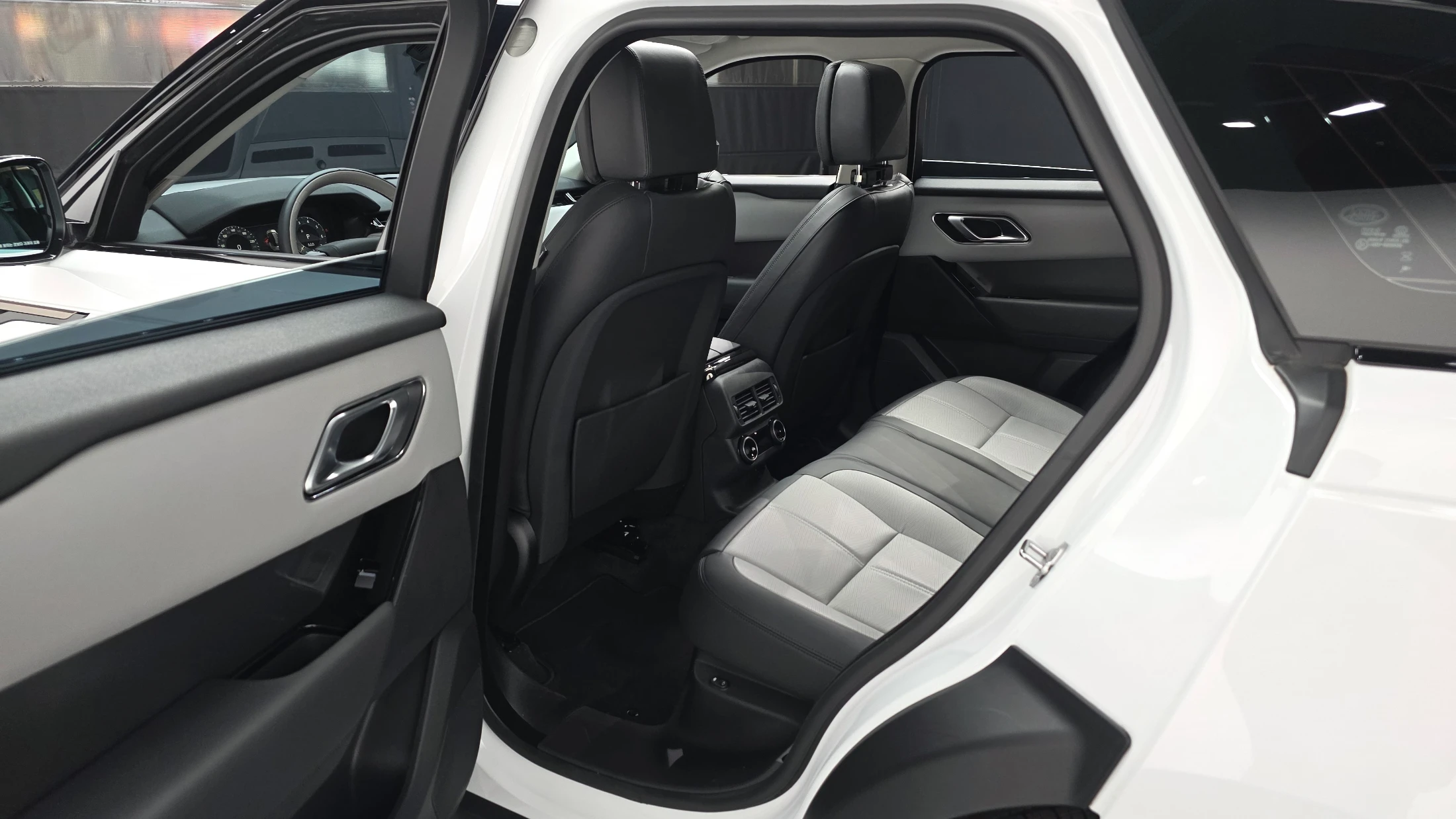 Land Rover Range Rover Velar Range Rover Bella, 2025 — фото 26
