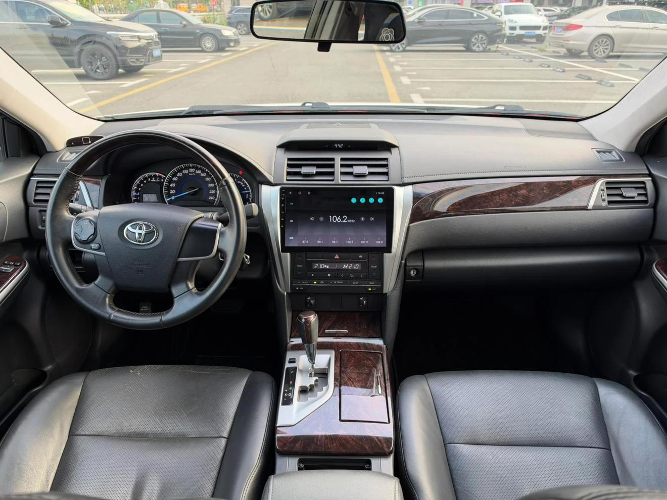 Toyota Camry, 2015 — фото 12