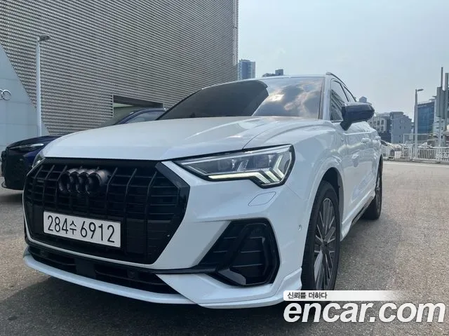 Audi Q3 F3
