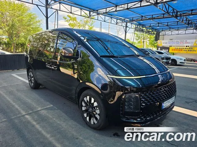 Hyundai Staria