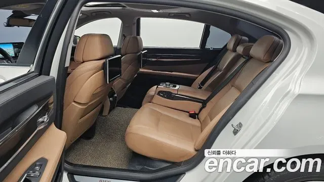 BMW 7-Series F01, 2013 — фото 12