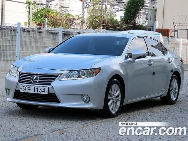 Lexus Es ES300h, 2012 — фото 2