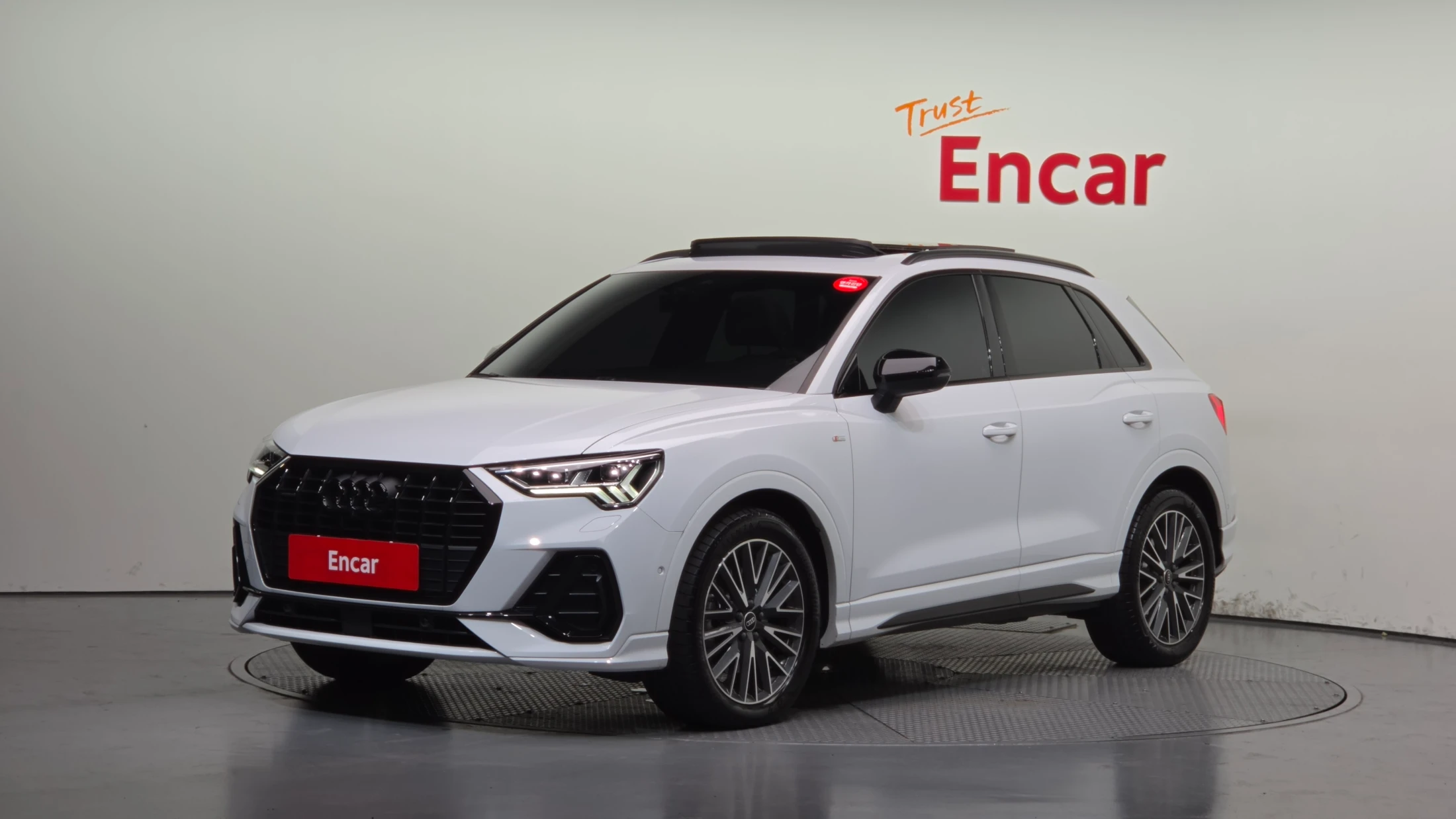 Audi Q3 F3