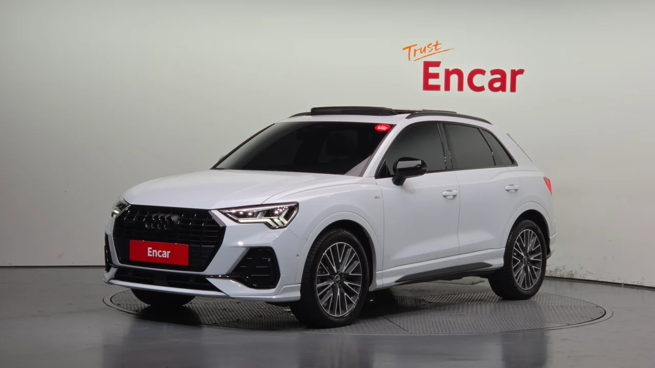 Audi Q3 F3