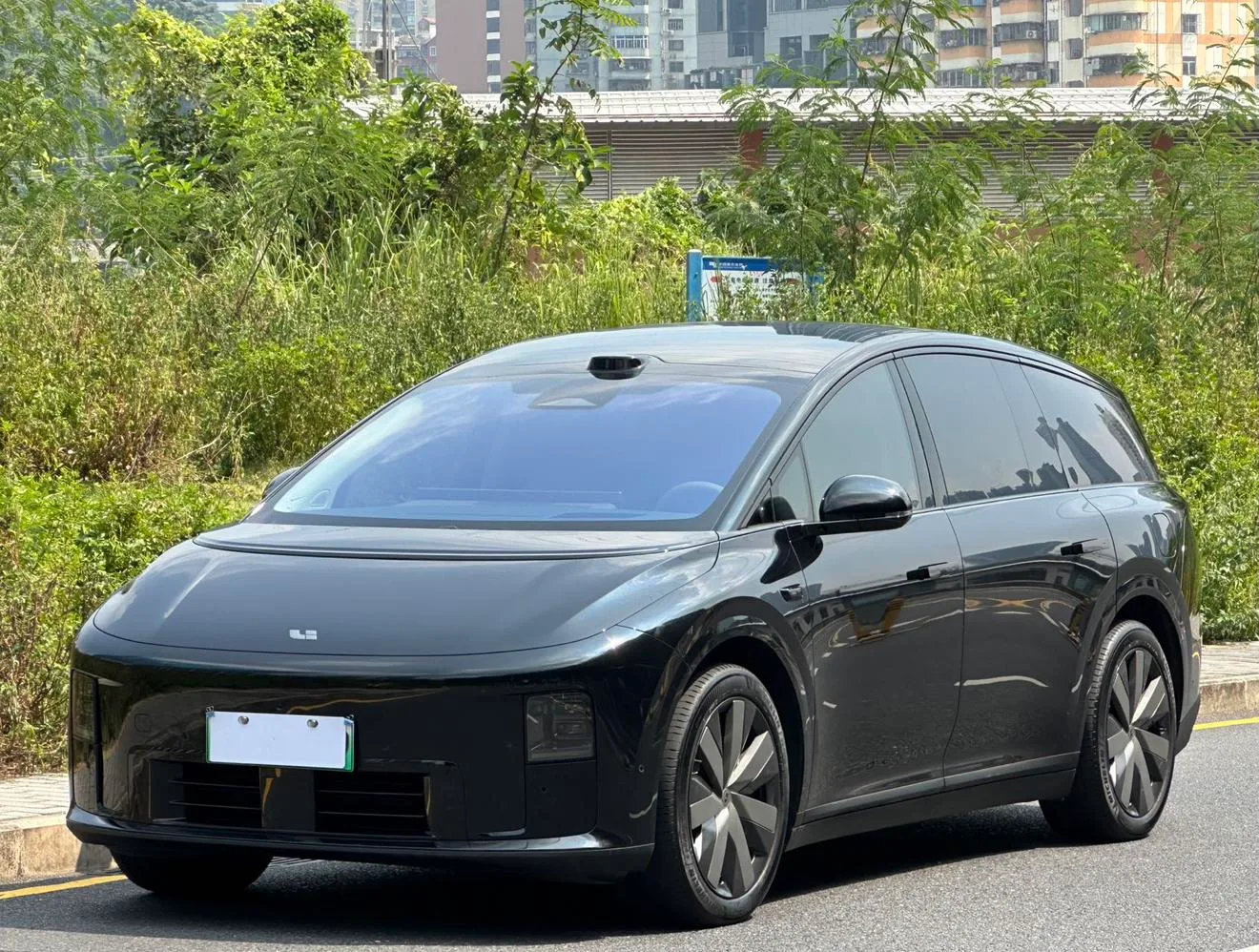 Li Auto ideal i8