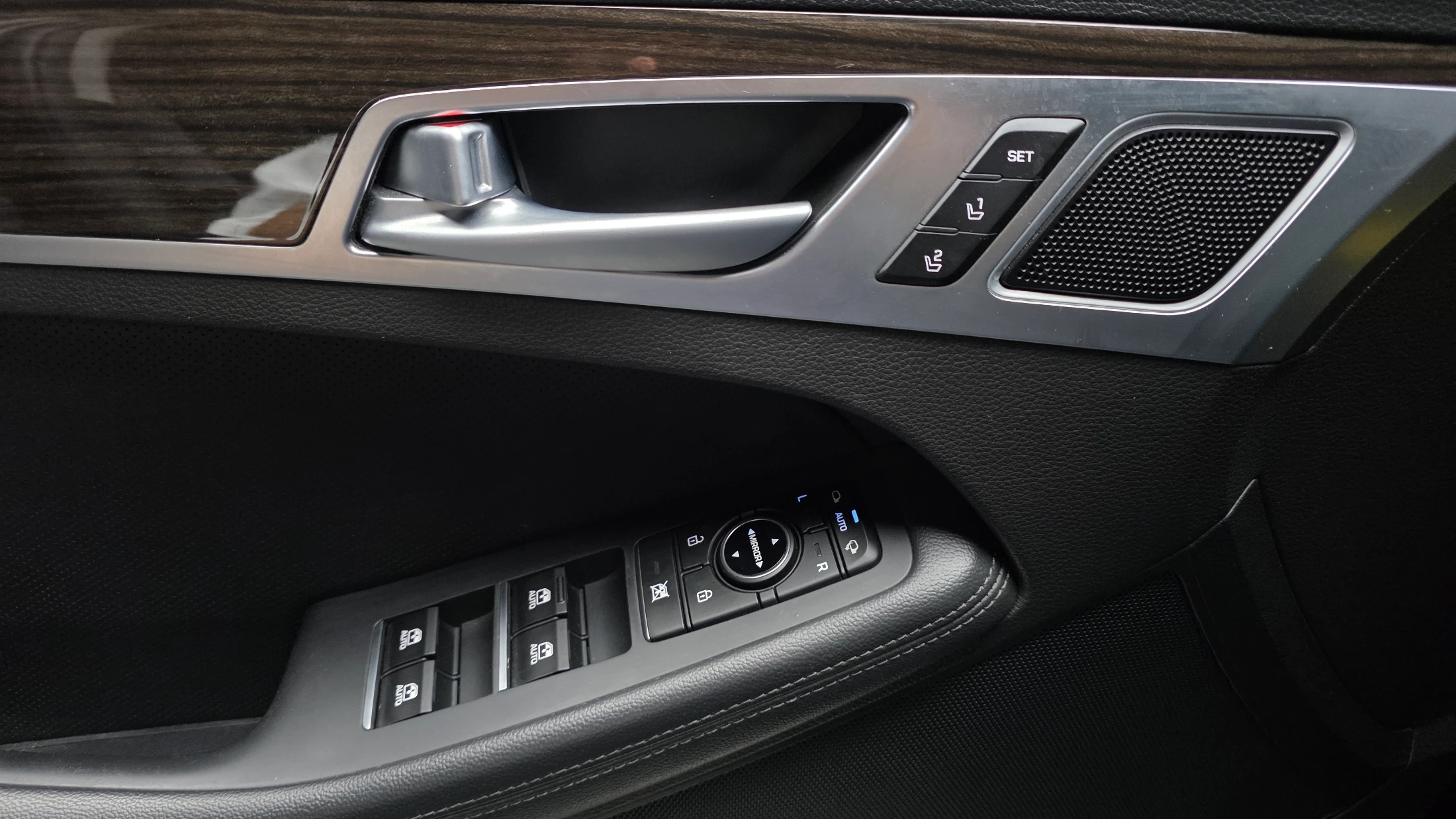 Genesis G80, 2017 — фото 18