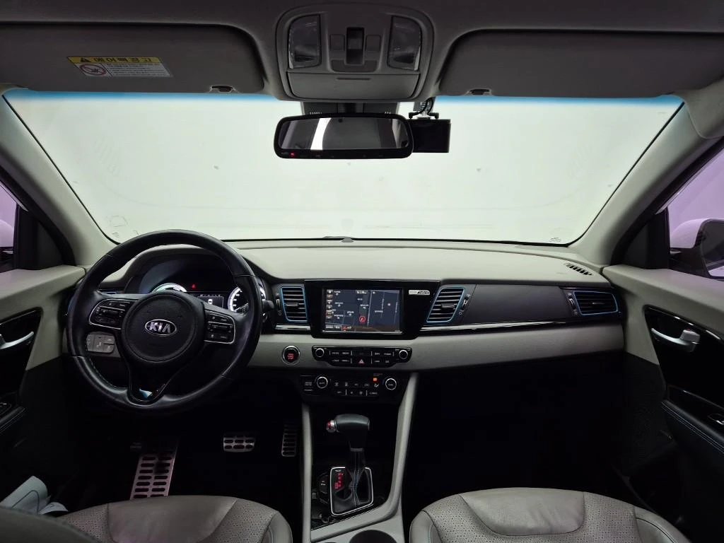 Kia Niro, 2017 — фото 8