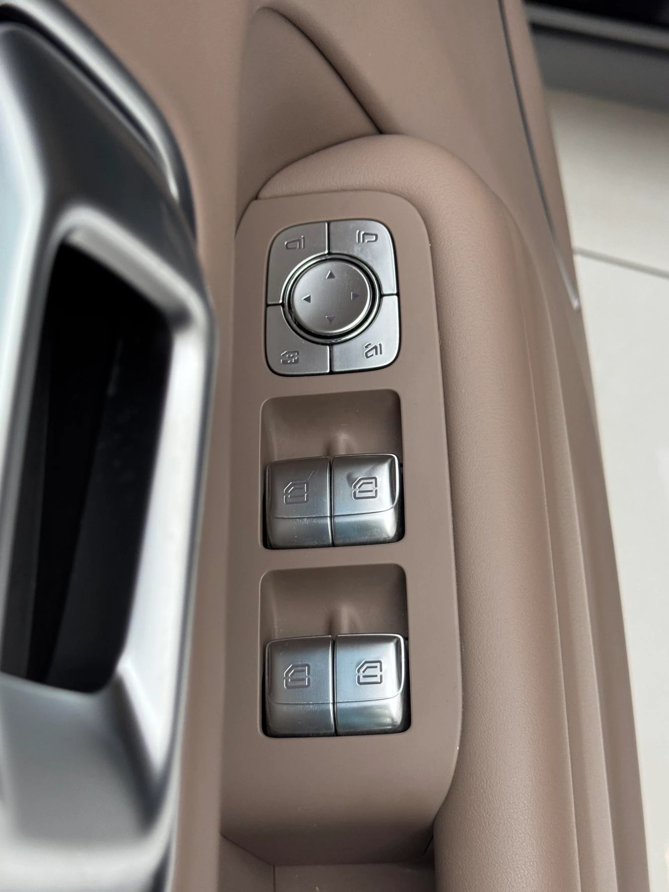 Li Auto Ideal L9, 2025 — фото 10