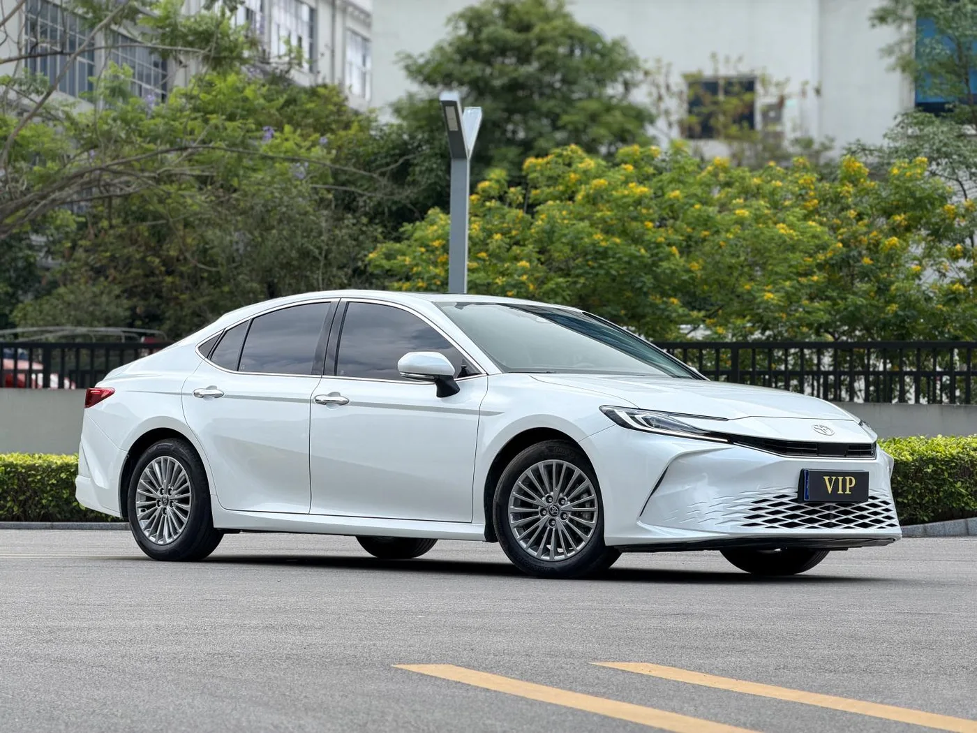 Toyota Camry, 2024 — фото 2