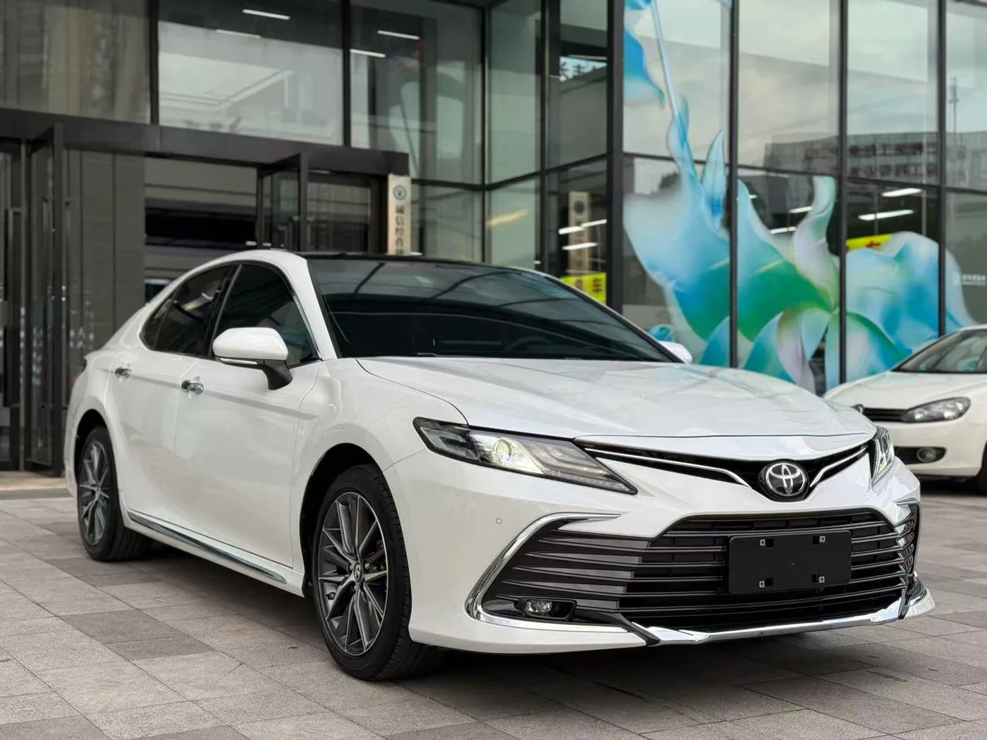 Toyota Camry, 2023 — фото 3