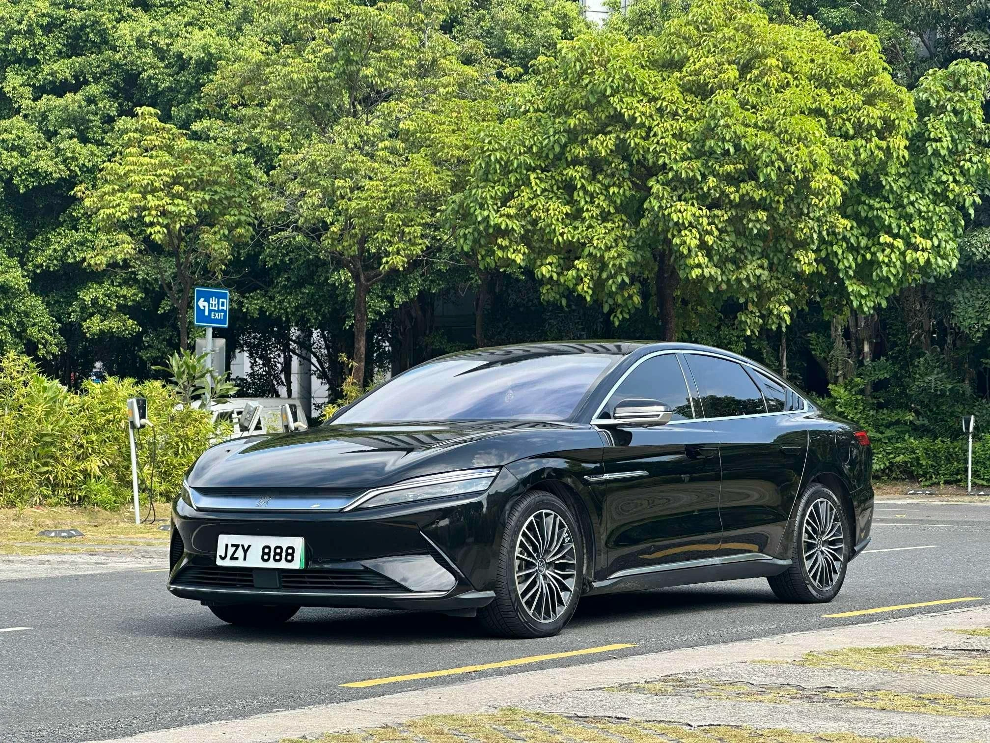 BYD Han EV