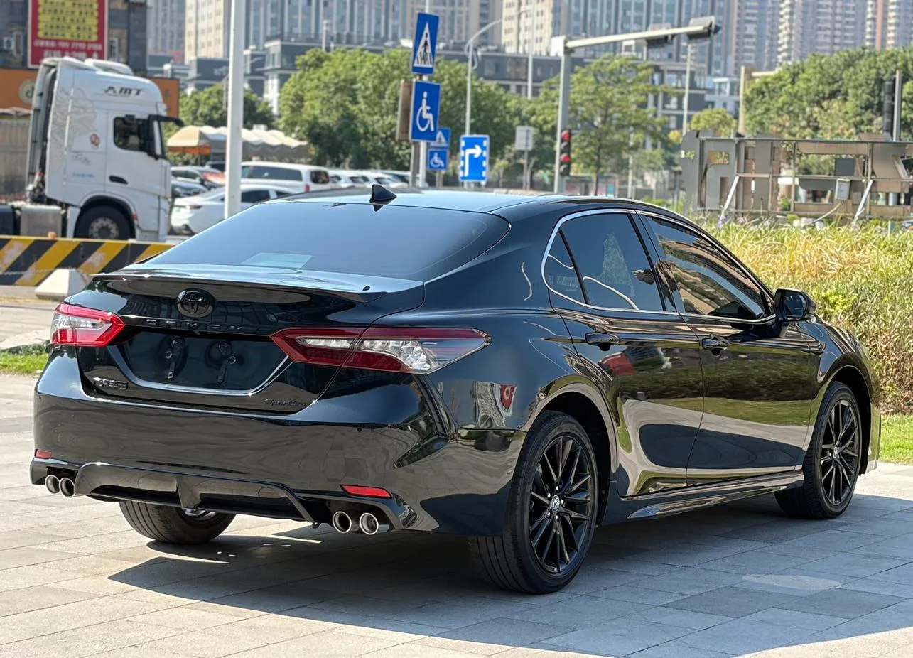 Toyota Camry, 2023 — фото 4