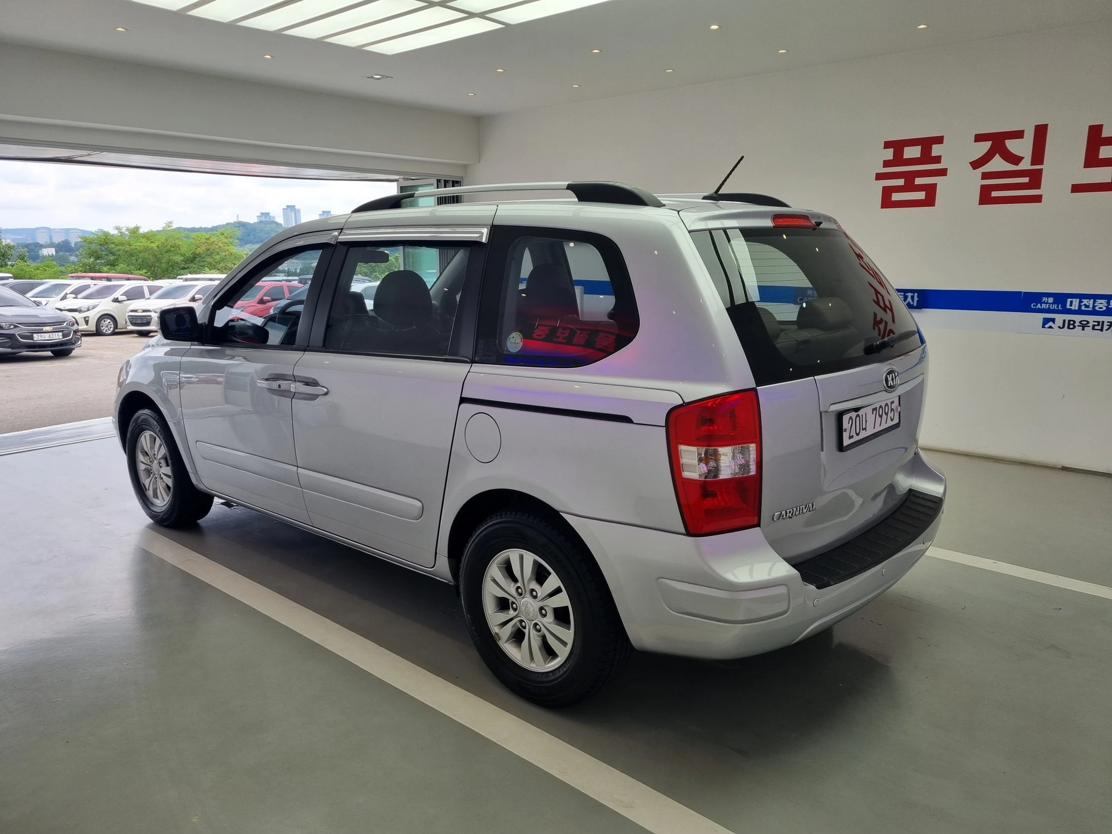 Kia Canival Carnival R, 2010 — фото 18