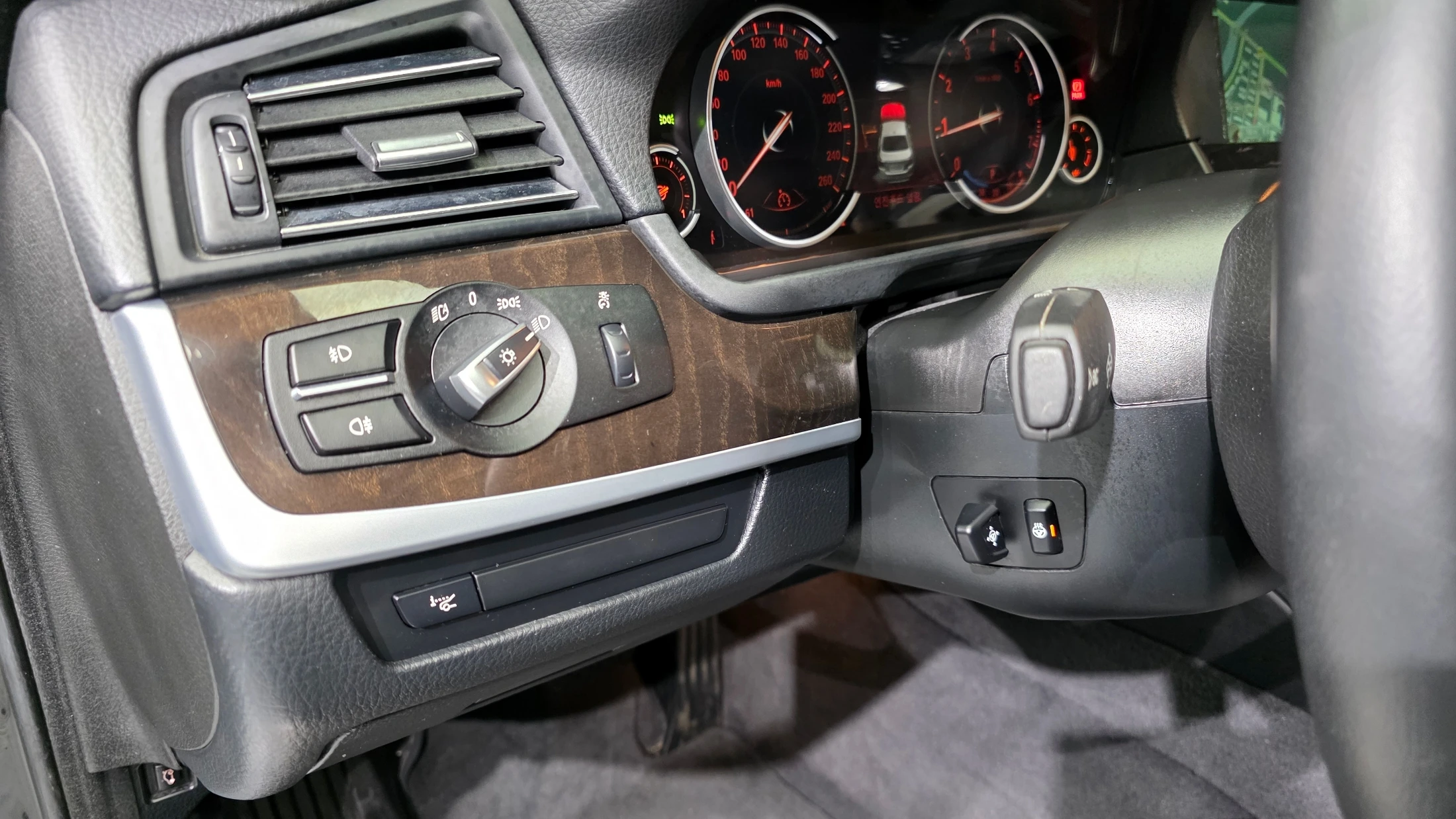 BMW 5-Series F10, 2013 — фото 14