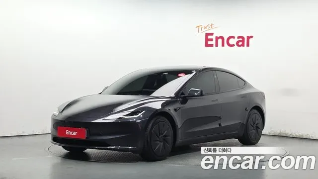 Tesla Model 3, 2026 — внешний вид автомобиля