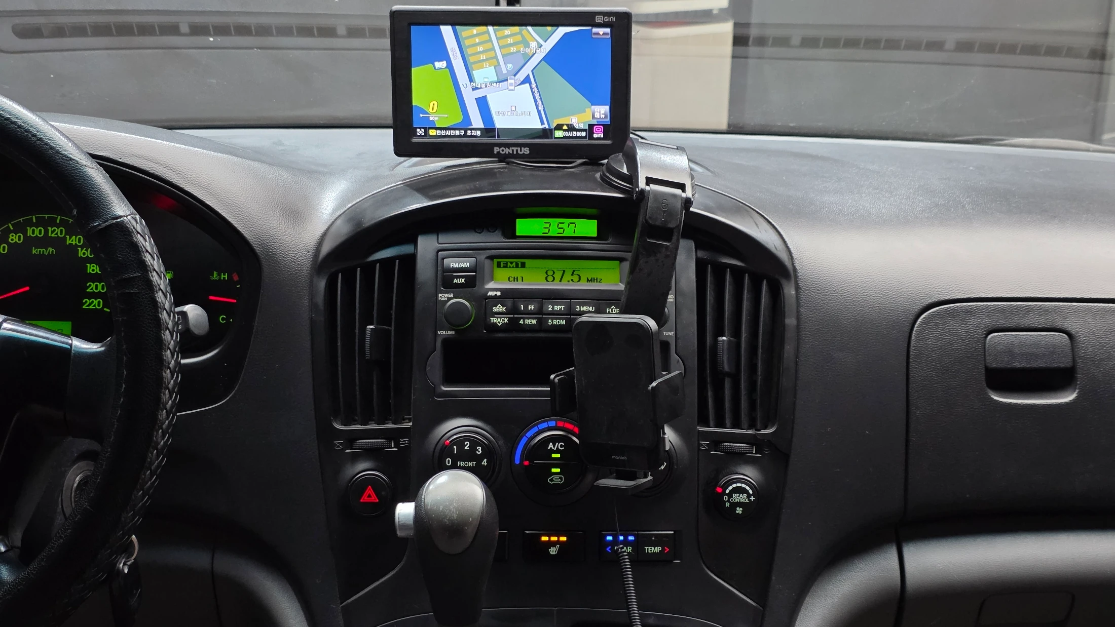 Hyundai Starex Grand Starex, 2012 — фото 12