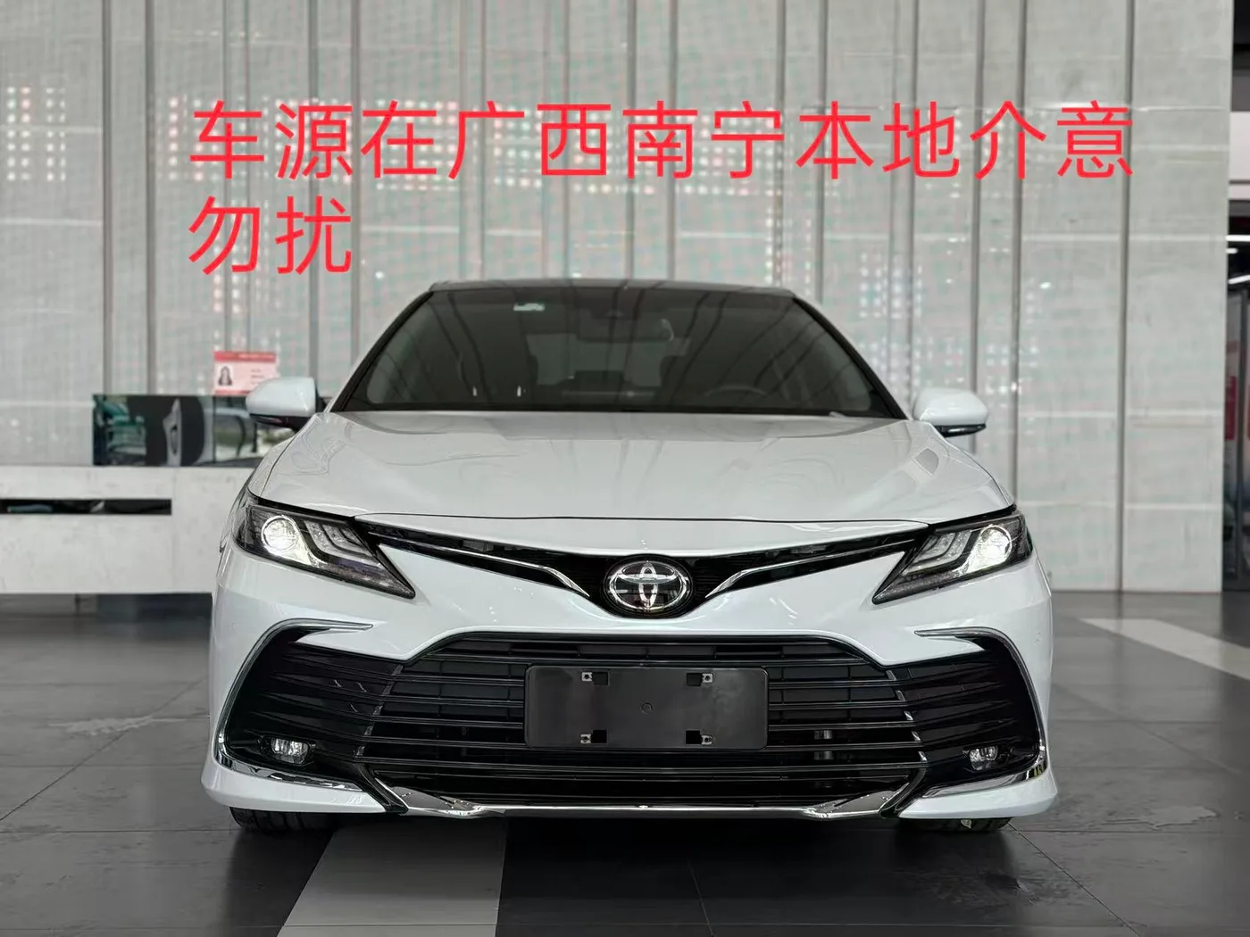 Toyota Camry, 2023 — фото 2
