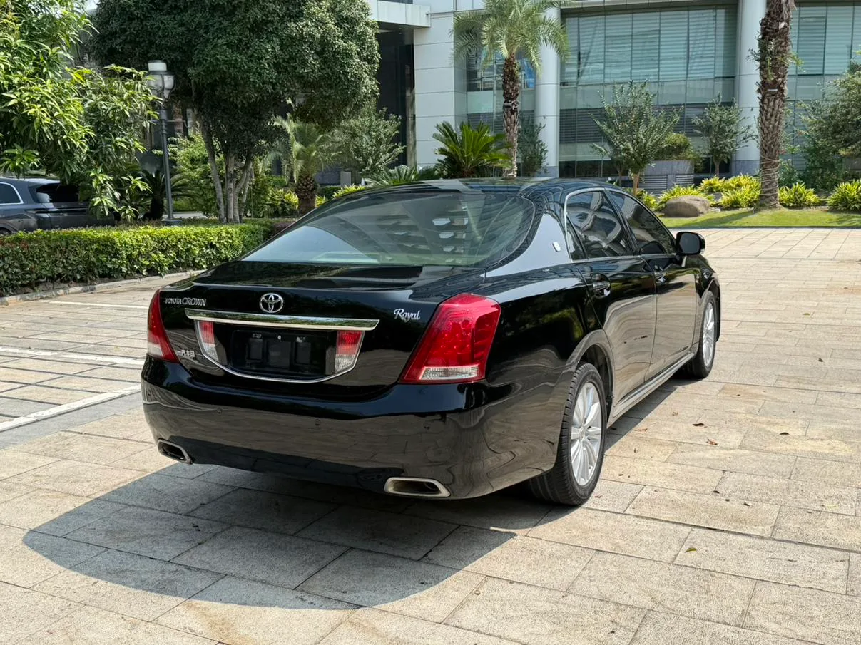 Toyota crown, 2010 — фото 14