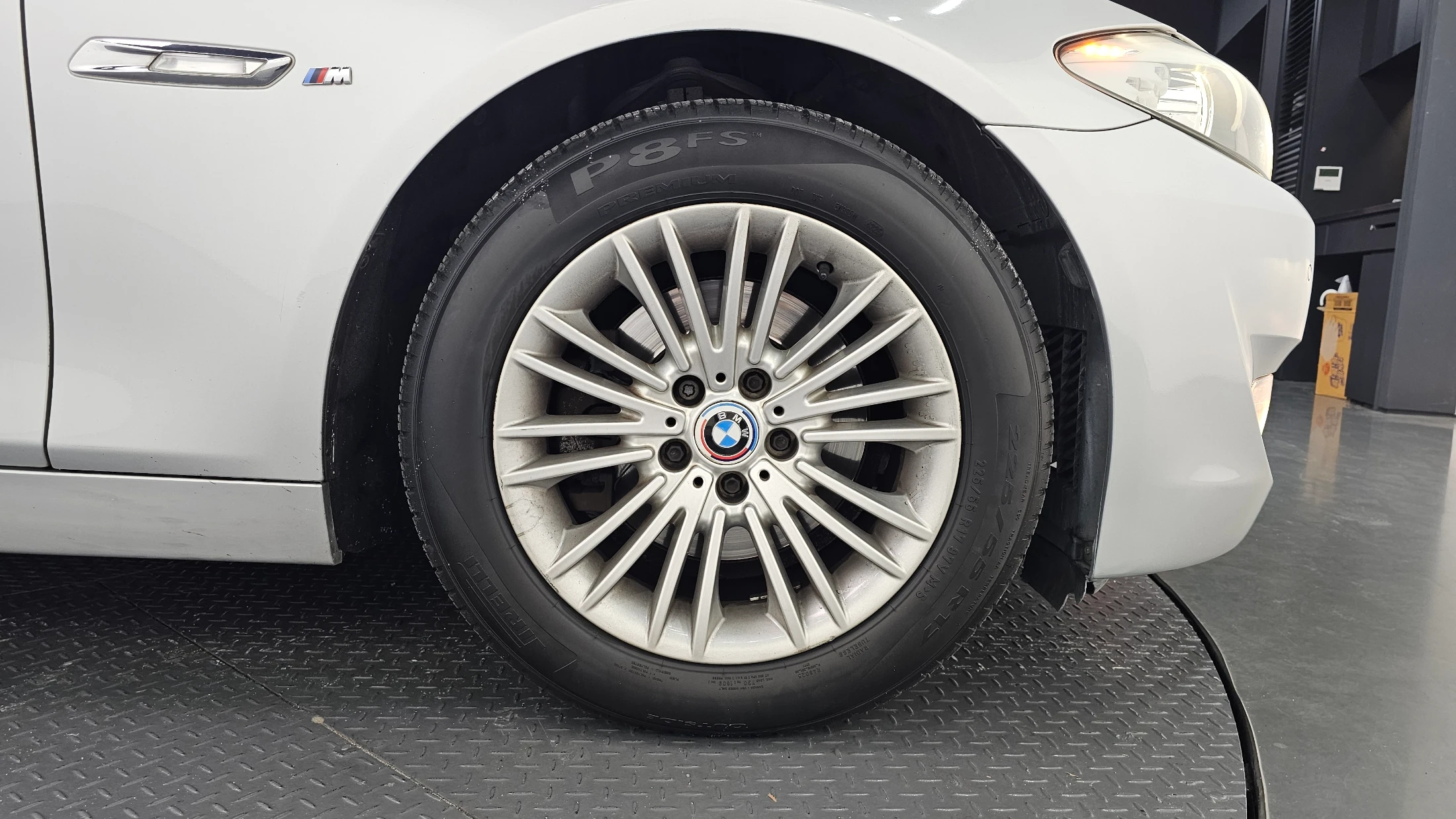BMW 5-Series F10, 2012 — фото 21