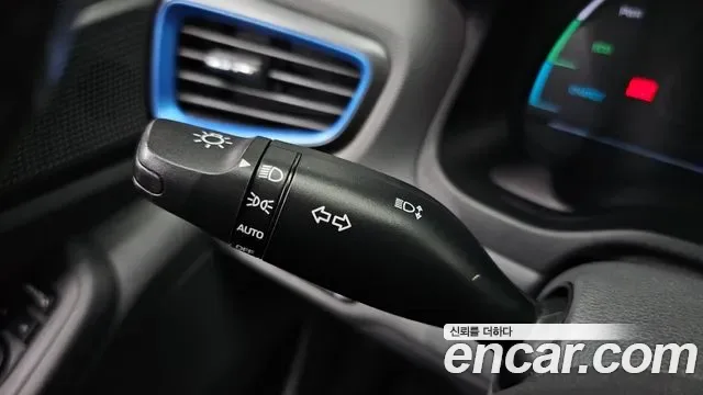 Hyundai Ioniq Ionic Hybrid, 2016 — фото 18