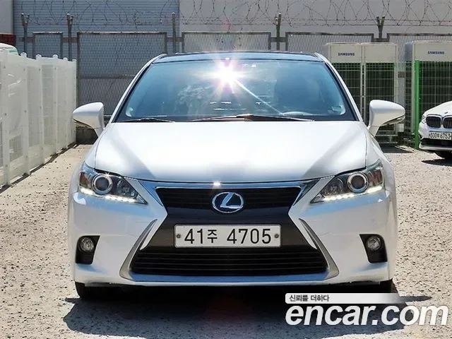 Lexus Ct200h