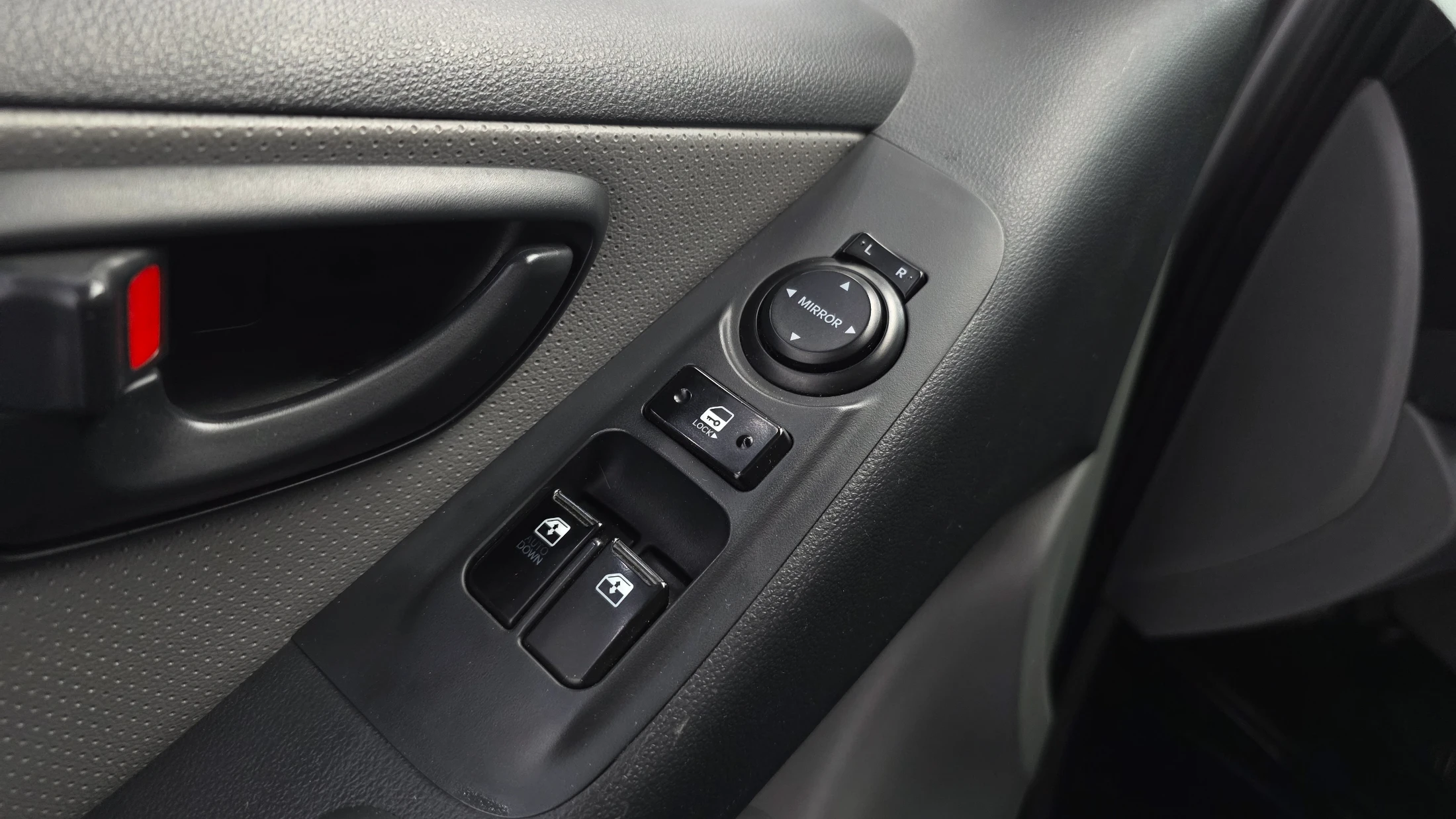 Hyundai Starex Grand Starex, 2012 — фото 18