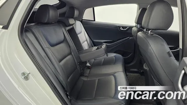Hyundai Ioniq Ionic Hybrid, 2016 — фото 12