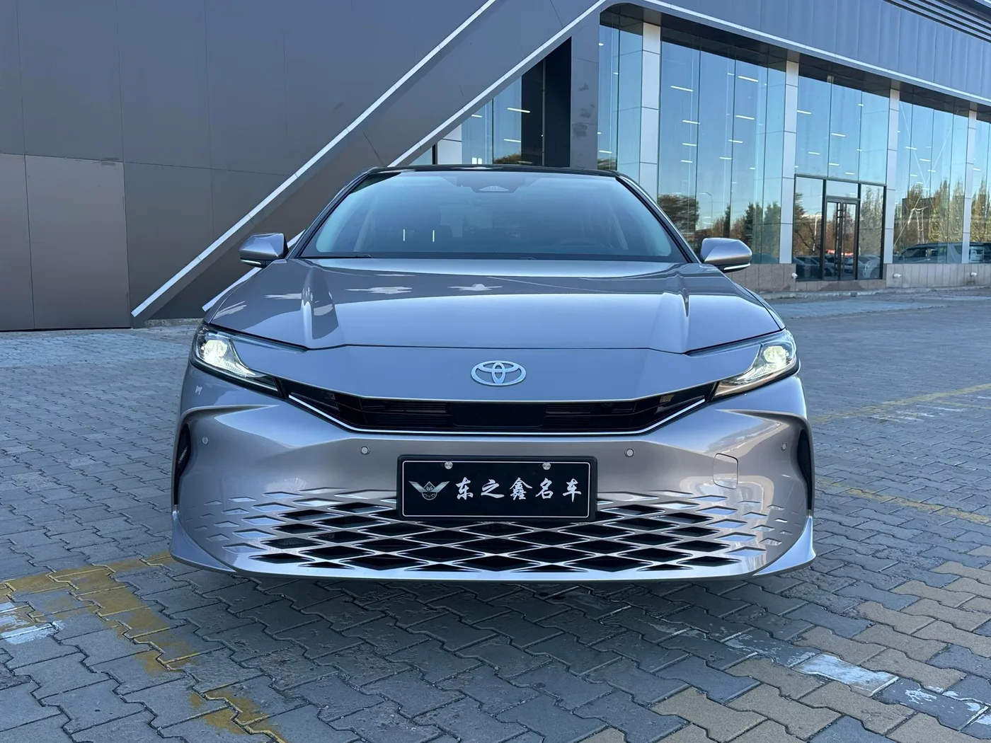 Toyota Camry, 2025 — фото 3