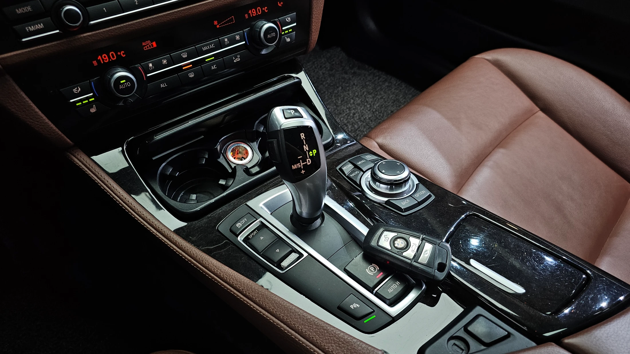 BMW 5-Series F10, 2013 — фото 9