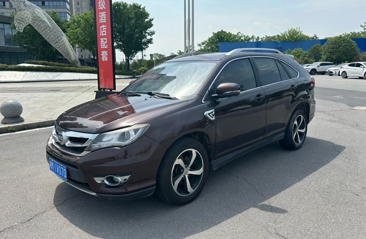 BYD S7